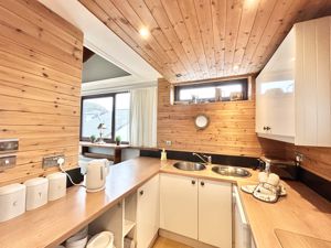 Photo 19- click for photo gallery